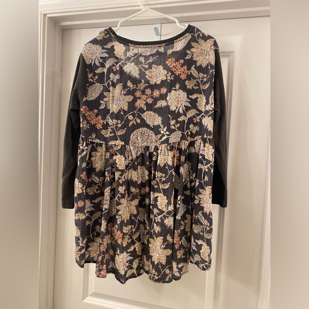 Altar’s State Small Charcoal Floral Hi Low Oversized 3/4 Sleeve Top - Picture 2 of 11